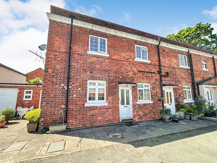 2 Bedroom Flat For Sale In Morda Court, Morda, SY10