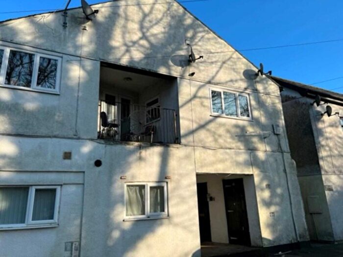 2 Bedroom Flat To Rent In Champion House, Callington, PL17