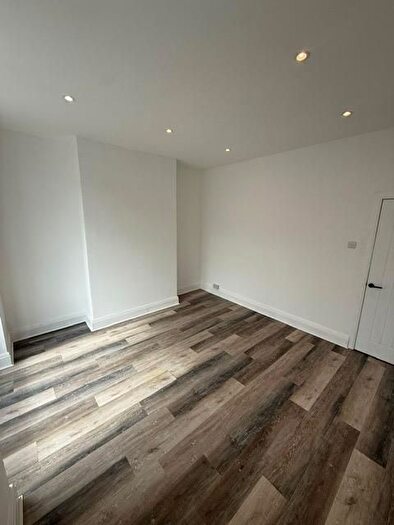 4 Bedroom Terraced House To Rent In Vermont Street, Leeds, LS13