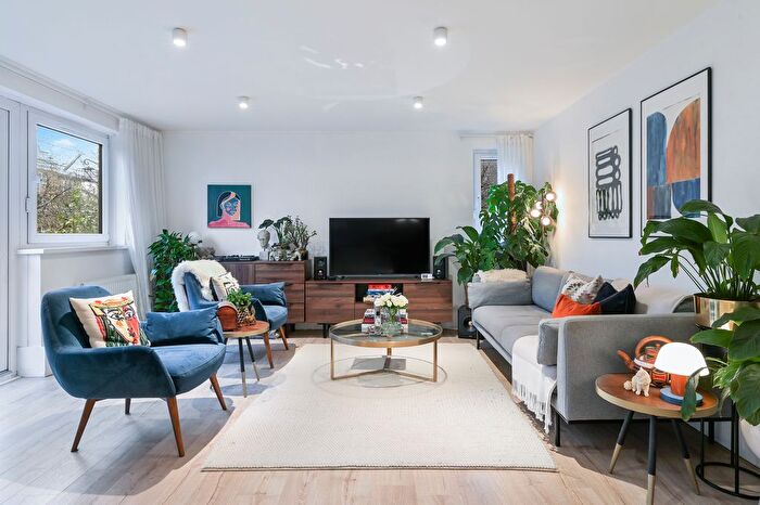 2 Bedroom Flat To Rent In Ericcson Close, SW18