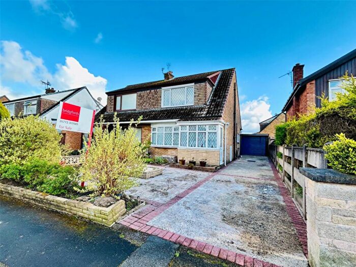 3 Bedroom Semi Detached House For Sale In Renshaw Drive, Walton-le-Dale, Preston, Lancashire, PR5