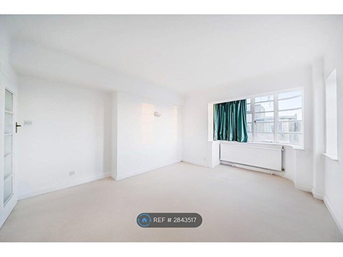 2 Bedroom Flat To Rent In Winchester Court, London, W8