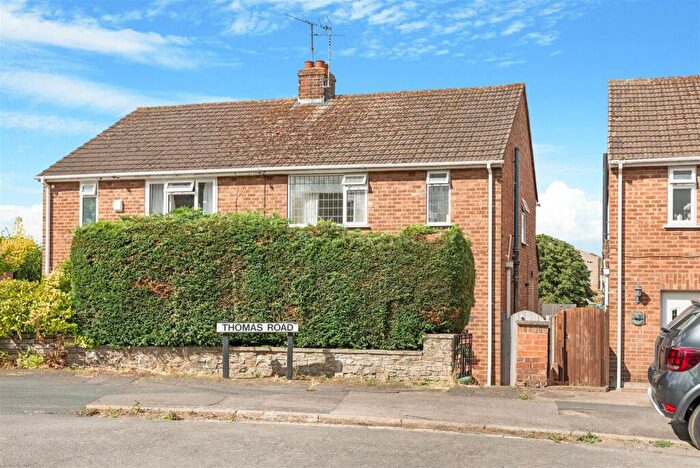 3 Bedroom Semi Detached House For Sale In Thomas Road, Kettering, NN15