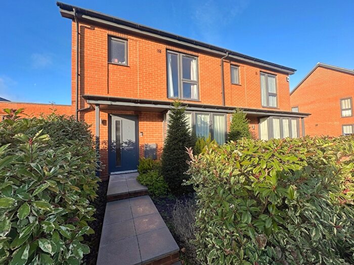 4 Bedroom Semi Detached House For Sale In Addison Road, Reading, RG1