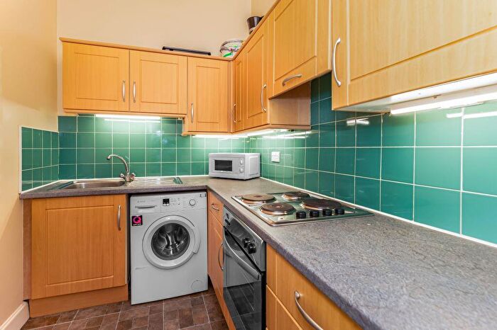 2 Bedroom Flat For Sale In / Dean Park Street, Edinburgh, EH4