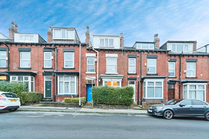 4 Bedroom Terraced House For Sale In Norwood Place, Leeds, LS6