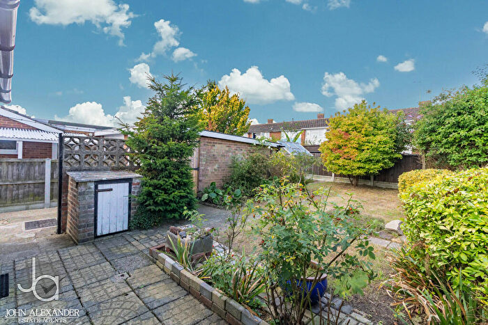 2 Bedroom Semi-Detached Bungalow For Sale In Eleanor Close, Tiptree, CO5