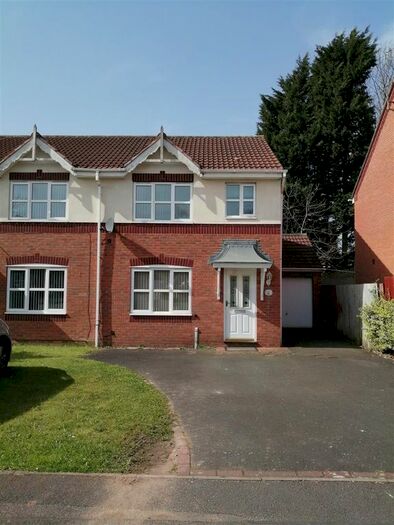 3 Bedroom Semi-Detached House To Rent In Throstles Close, Great Barr, Birmingham, B43