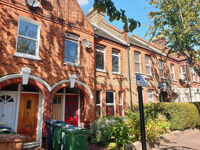 2 Bedroom Flat To Rent In Harris Street, Walthamstow, E17