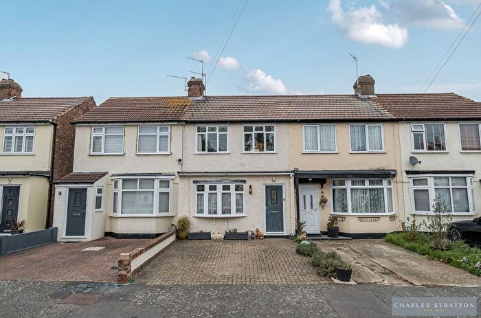 2 Bedroom Terraced House For Sale In Recreation Avenue, Romford, RM7