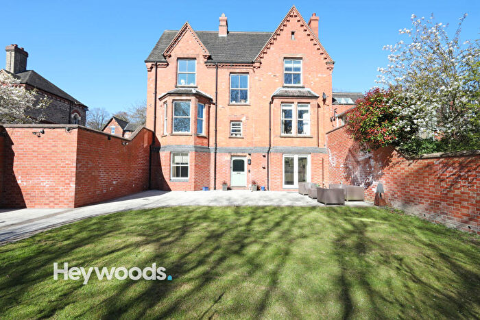 2 Bedroom Apartment For Sale In Maple Court, Sidmouth Avenue, Newcastle-under-Lyme, Staffordshire, ST5
