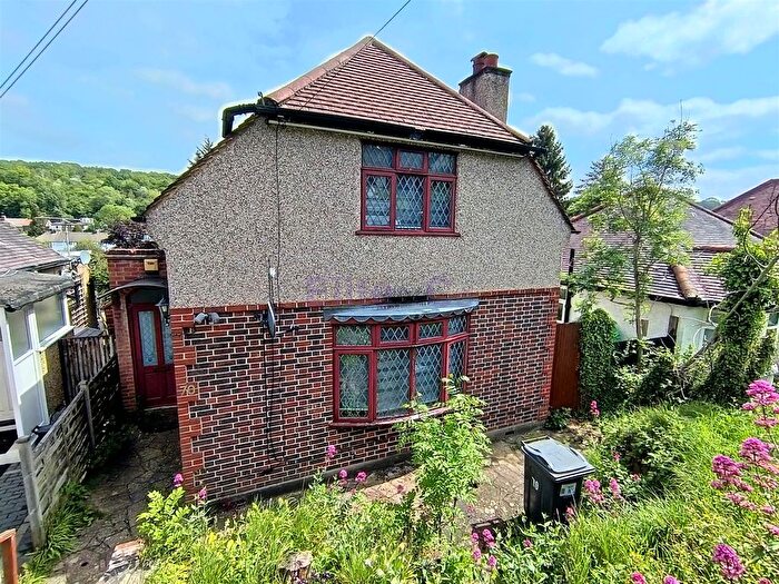 3 Bedroom Detached House For Sale In Valley Road, Kenley, CR8