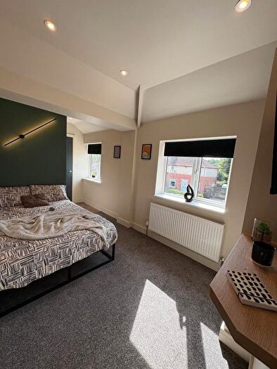 6 Bedroom Semi-Detached House To Rent In New Zealand Square, Derby, DE22