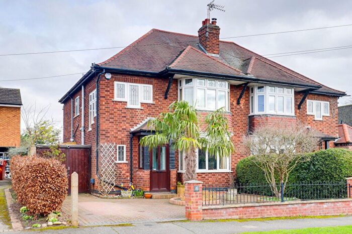 3 Bedroom Semi Detached House For Sale In Grandfield Avenue, Radcliffe-On-Trent, NG12