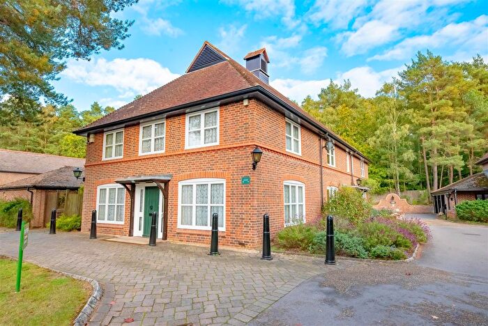 2 Bedroom Property For Sale In Mytchett Heath, Mytchett, GU16