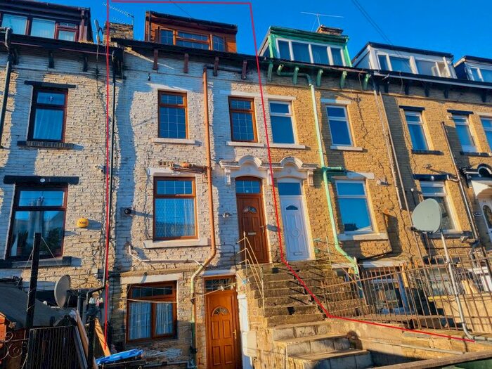 3 Bedroom Terraced House For Sale In Bishop Street, Bradford, BD9