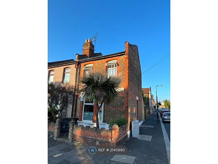 2 Bedroom End Of Terrace House To Rent In Bunyan Road, London, E17