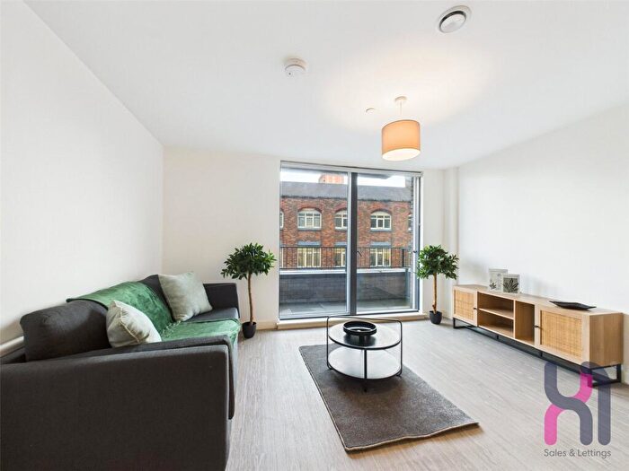 2 Bedroom Flat To Rent In The Landmark, Oldfield Road, Salford, M5