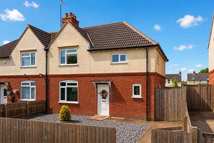 3 Bedroom Semi-Detached House For Sale In Swanspool Parade, Wellingborough, NN8