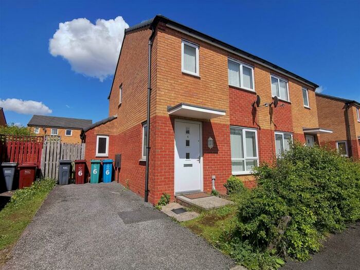 2 Bedroom Semi-Detached House To Rent In Chassen Close, Manchester, M11
