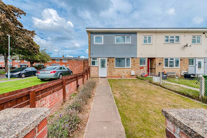 2 Bedroom End Of Terrace House For Sale In Cambridge Way, Gorleston, NR31