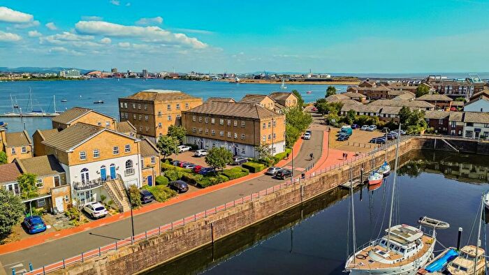 2 Bedroom Apartment For Sale In Llwyn Passat, Penarth, CF64