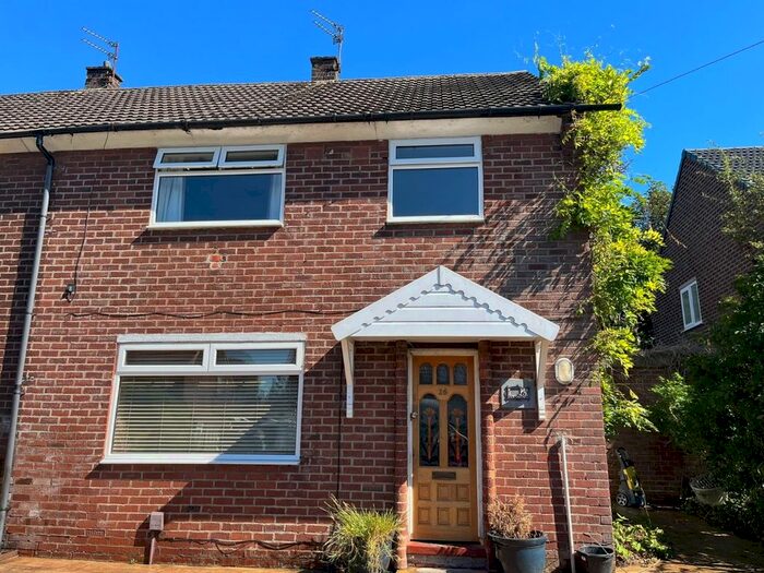 3 Bedroom Semi-Detached House To Rent In Knutsford Avenue, Heaton Chapel, Stockport, SK4