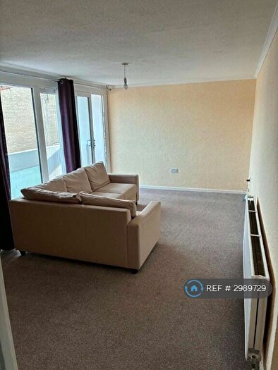 2 Bedroom Flat To Rent In Glenbervie Road, Grangemouth, FK3