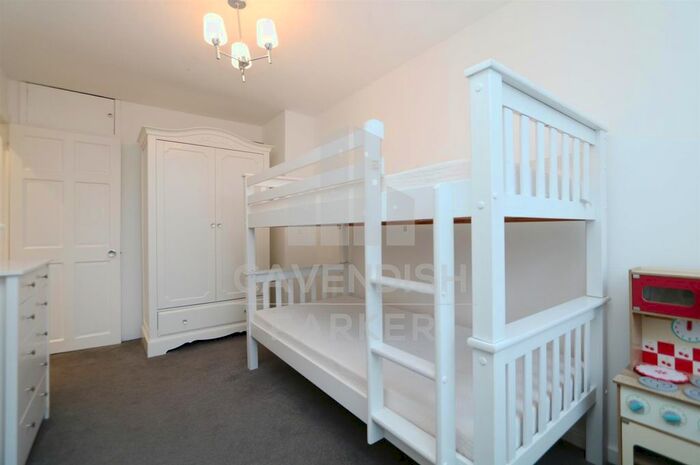 3 Bedroom Flat To Rent In Twyford Street, Islington, London, N1