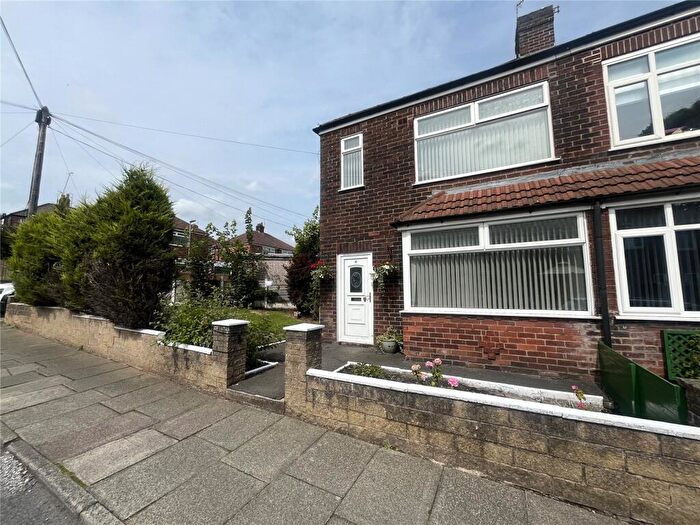 3 Bedroom Semi Detached House For Sale In Barrowfields, Middleton, Manchester, M24