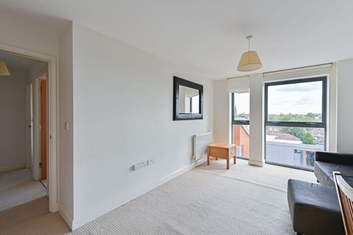 2 Bedroom Flat For Sale In London Road, Croydon, CR0