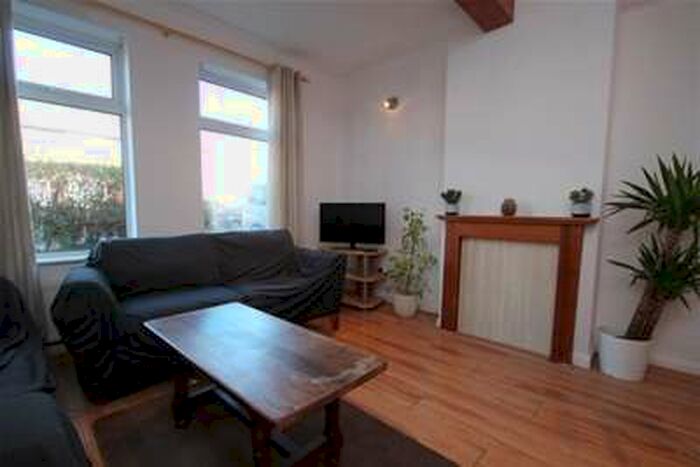 3 Bedroom Flat To Rent In Langbrook Road, Kidbrooke, SE3