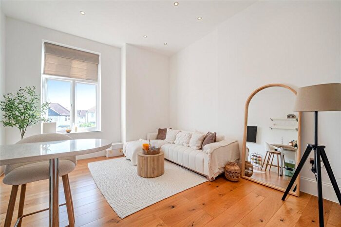 1 Bedroom Flat For Sale In White Horse Hill, Chislehurst, BR7