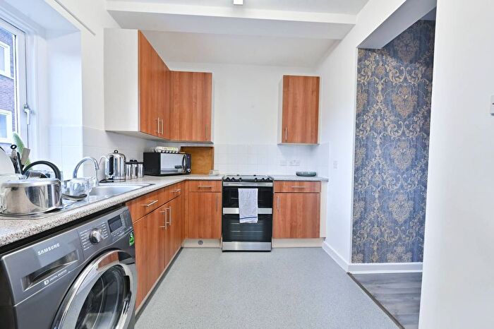 1 Bedroom Flat For Sale In Halton Road, Highbury And Islington, London, N1