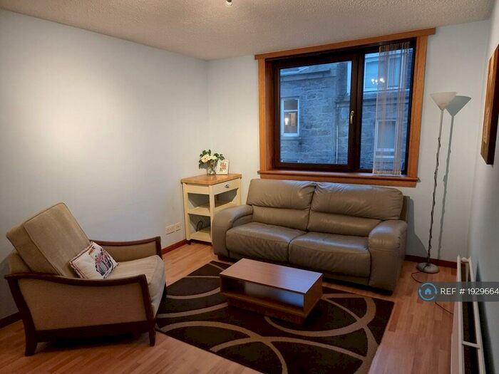 2 Bedroom Flat To Rent In Richmond Walk, Aberdeen, AB25