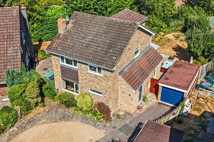 4 Bedroom Detached House For Sale In Shaldons Way, Fleet, Hampshire, GU51