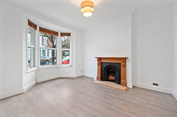 4 Bedroom Terraced House For Sale In Sterne Street, Shepherds Bush, London, W12