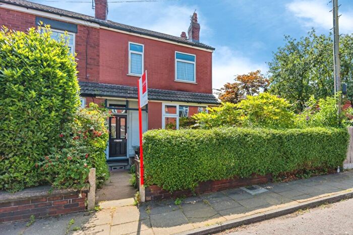 3 Bedroom End Of Terrace House For Sale In Skaife Road, Sale, Greater Manchester, M33