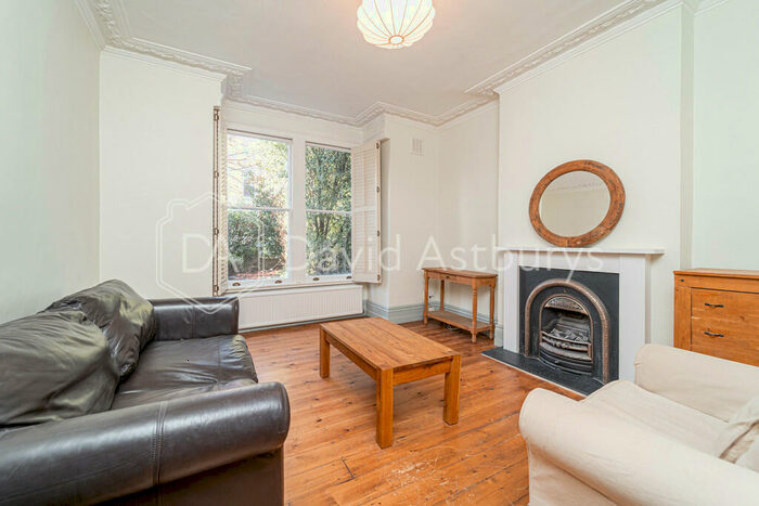 1 Bedroom Apartment To Rent In Blythwood Road, Finsbury Park Crouch End, London, N4