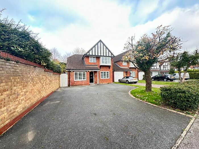 3 Bedroom Detached House To Rent In Tennyson Avenue, Dunstable, Bedfordshire, LU5