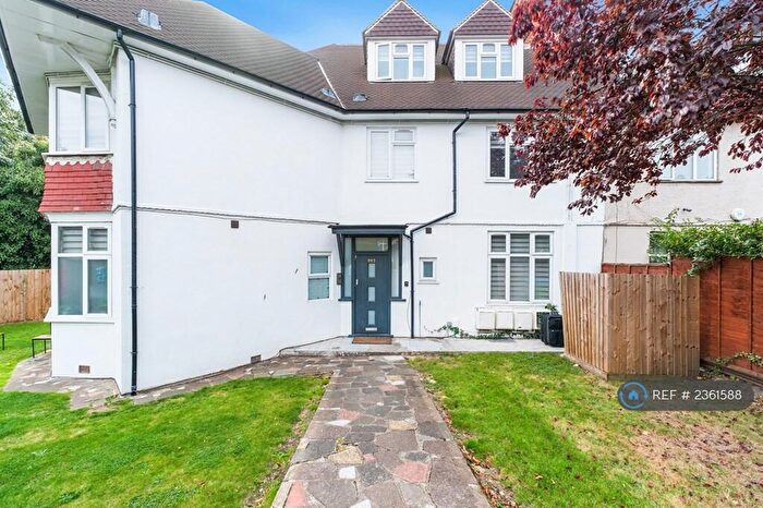 2 Bedroom Flat To Rent In Finchley Road, London, NW11