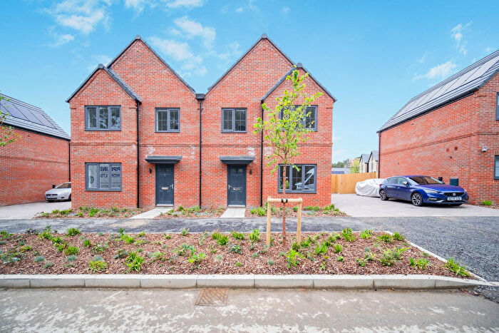 3 Bedroom House To Rent In Hailwood Avenue, Crowthorne, RG45