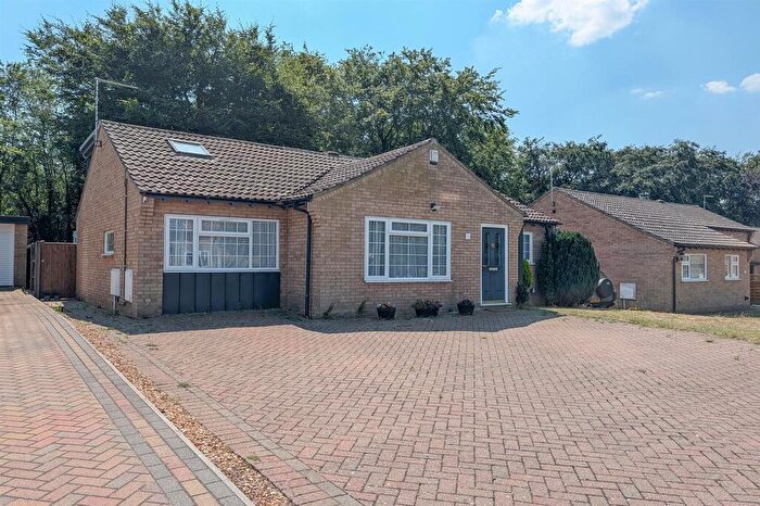 3 Bedroom Detached Bungalow For Sale In Elliott Close, Newmarket, CB8