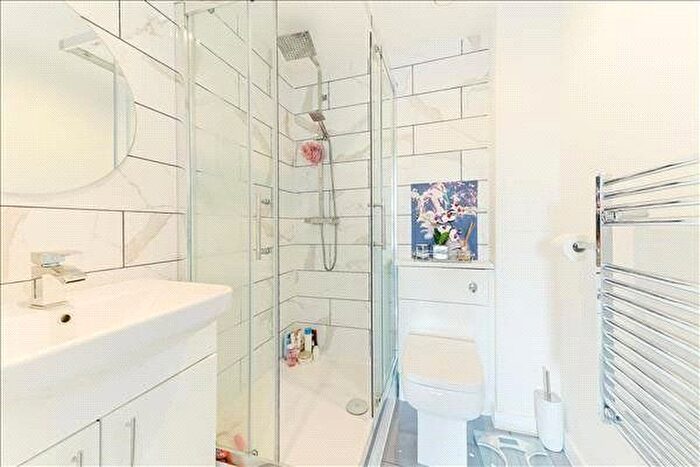 2 Bedroom Flat For Sale In Cork House, London, SW19
