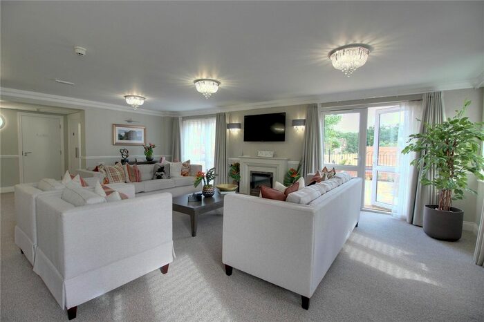 1 Bedroom Flat For Sale In Crookham Road, Fleet, GU51