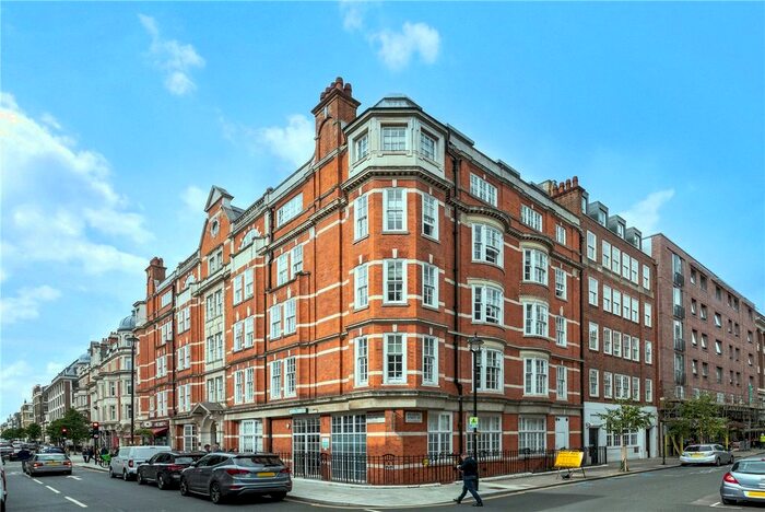 3 Bedroom Flat To Rent In Fitzbourne Apartments, New Cavendish Street, London, W1W