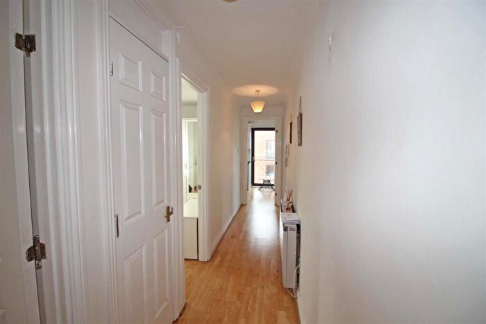 2 Bedroom Apartment To Rent In York Court, Schooner Way, Cardiff, CF10