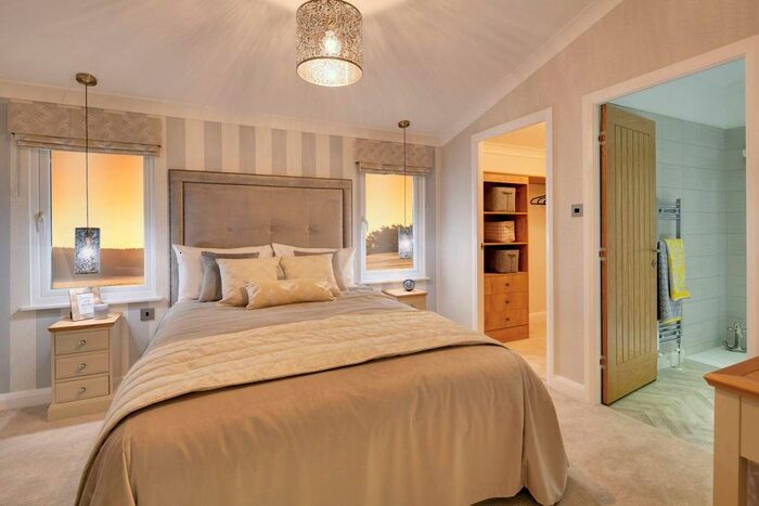 2 Bedroom Mobile/park Home For Sale In Holyhead Road, Albrighton, Wolverhampton, WV7