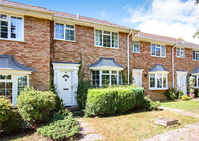 3 Bedroom Terraced House For Sale In Grafton Gardens, Pennington, Hampshire, SO41