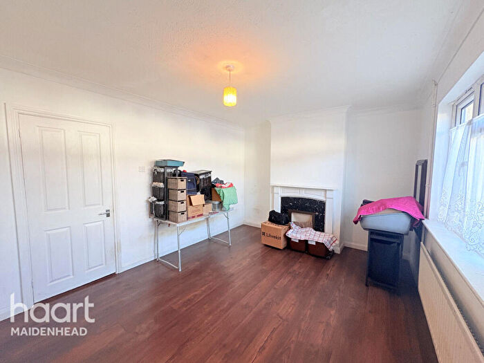 3 Bedroom Semi-Detached House For Sale In Boyn Valley Road, Maidenhead, SL6